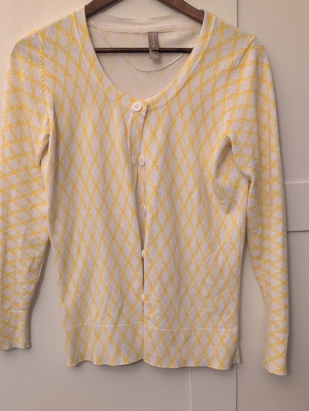 White Stag Cream and Yellow Diamond-Pattern Cardigan